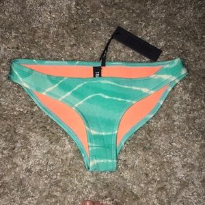 Triangl Swimwear Bottoms Size Small